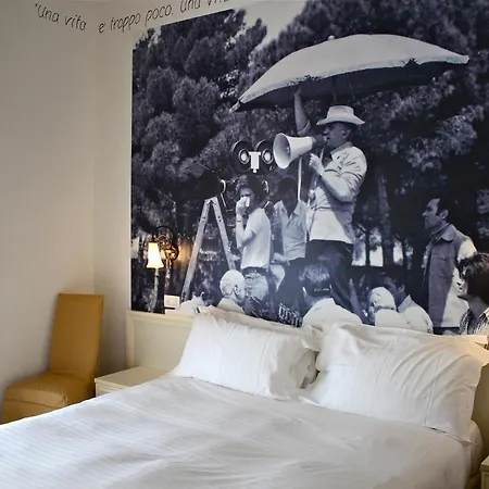 Hotell Sovrana & 4*