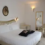 מלון Sovrana & 4*