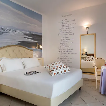 ホテル Sovrana - Pet Friendly - Breakfast Until 12 - Parking 4*