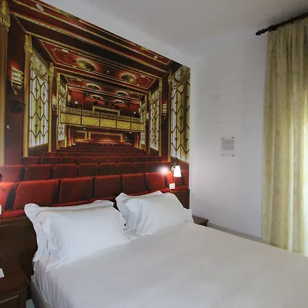 Sovrana - Pet Friendly - Breakfast Until 12 - Parking 4*