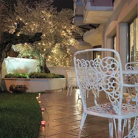 Sovrana - Pet Friendly - Breakfast Until 12 - Parking ホテル