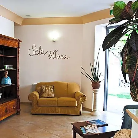 ホテル Sovrana - Pet Friendly - Breakfast Until 12 - Parking リミニ