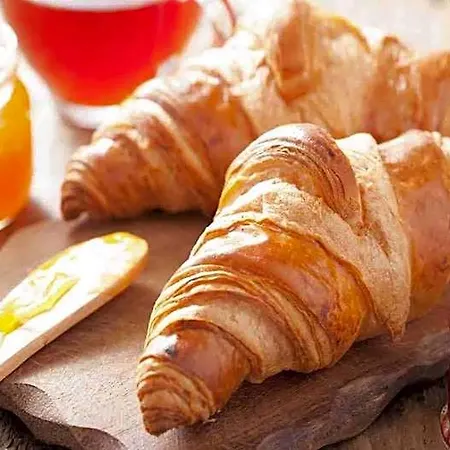 Sovrana - Pet Friendly - Breakfast Until 12 - Parking 4*