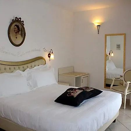 Sovrana - Pet Friendly - Breakfast Until 12 - Parking 4* リミニ