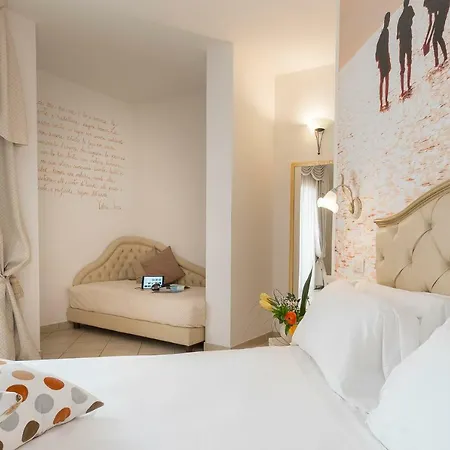Sovrana Hotel & Spa מלון 4*