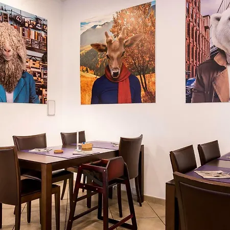 מלון Sovrana & 4*