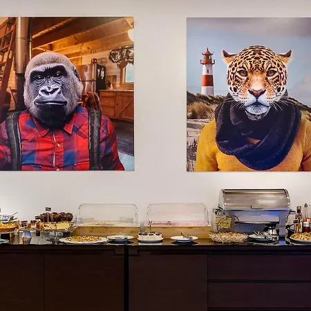 Sovrana - Pet Friendly - Breakfast Until 12 - Parking Hotel 4*