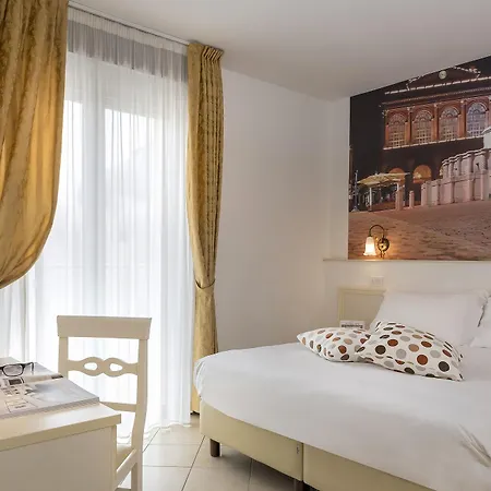 Hotel Sovrana & Rimini