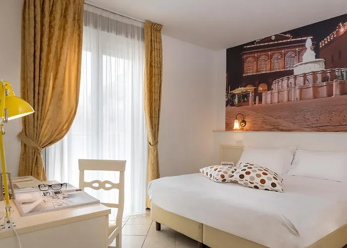 Hotell Sovrana & Rimini