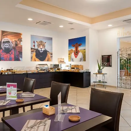 Отель Sovrana & Римини