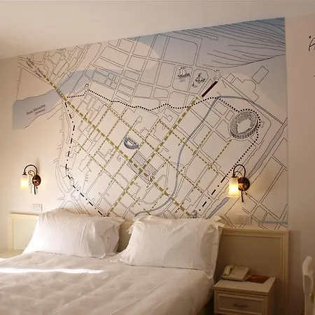 Отель Sovrana &